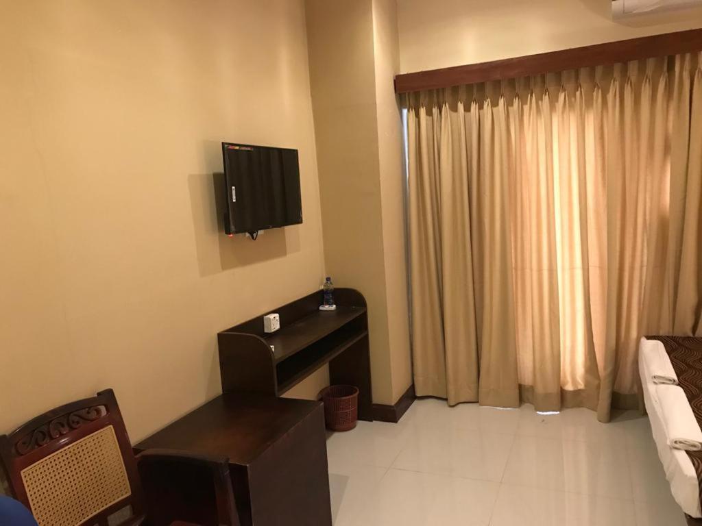 Mercuryfm 101 Yarl Mercury Inn - Dżafna Zewnętrze zdjęcie